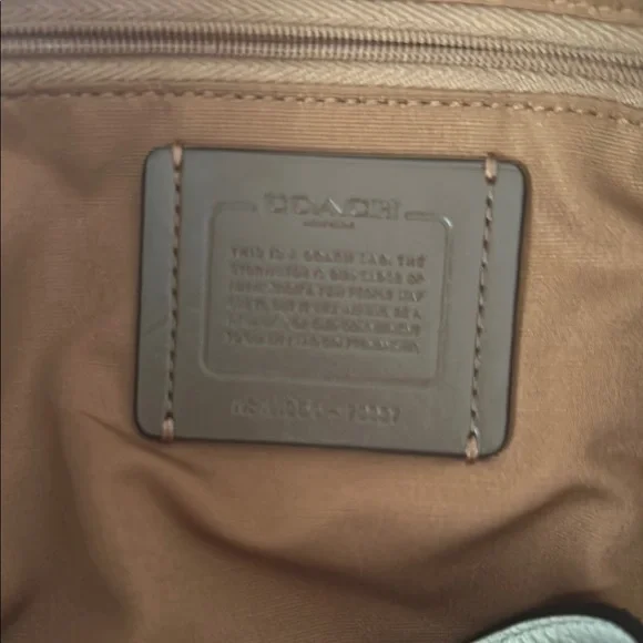 LAST CHANCE OFFER: 
Coach Cream Shoulder Bag with Structured Silhouette NWT - Picture 6 of 6